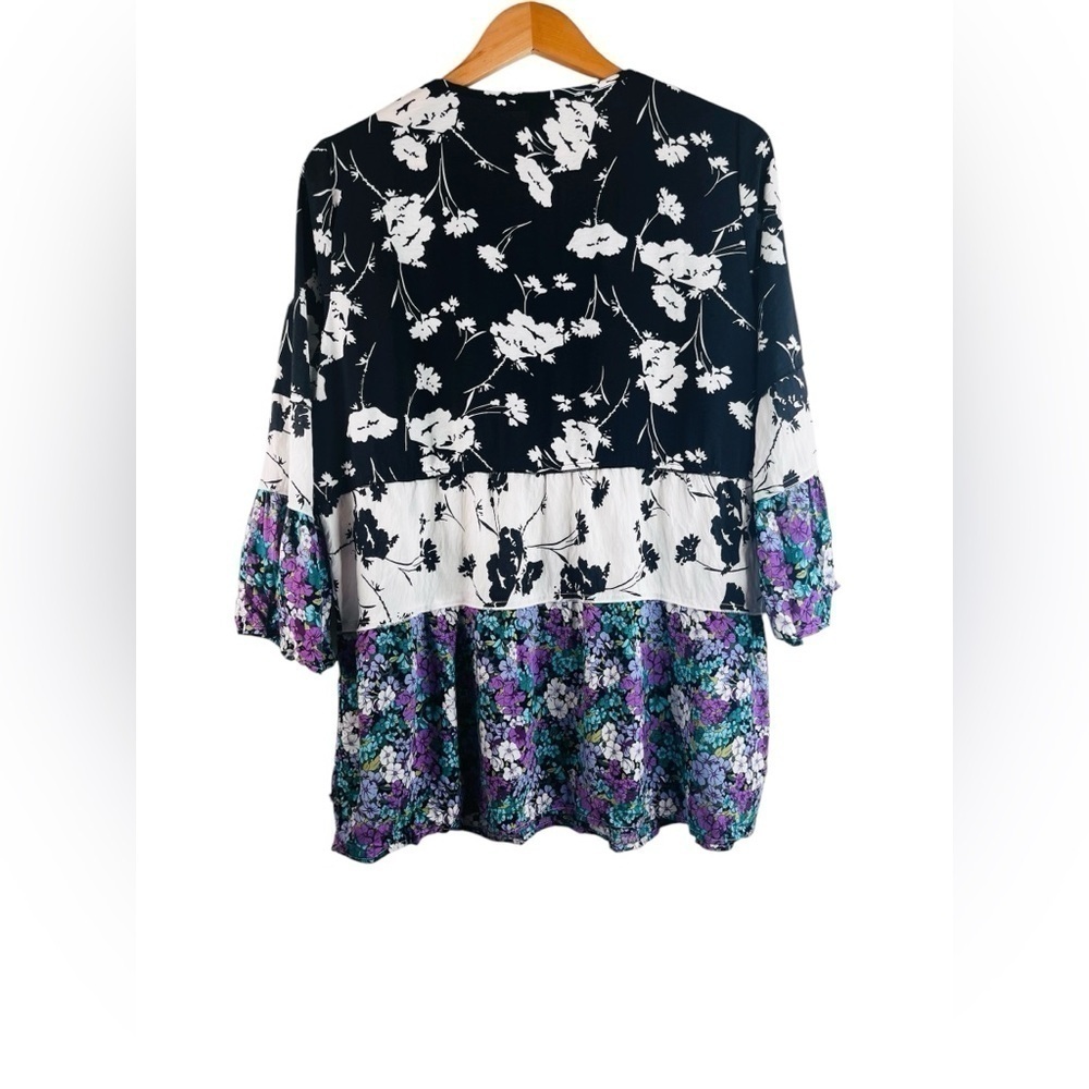 Calessa Mixed Print Rayon Floral Embroidered Top Size Medium - Picture 2 of 7